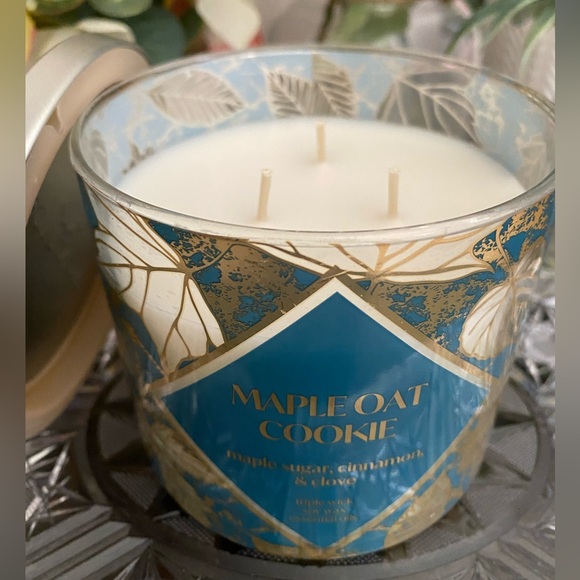 🆕🕯️ DISTANT LANDS 3-WICK “MAPLE OAT COOKIE” 3-WICK SOY WAX CANDLE. NEW IN BOX! - Picture 7 of 7